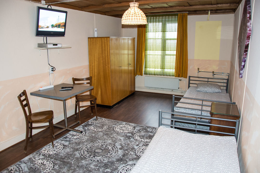 Hotel Schonbrunnen Münchenbuchsee Екстериор снимка